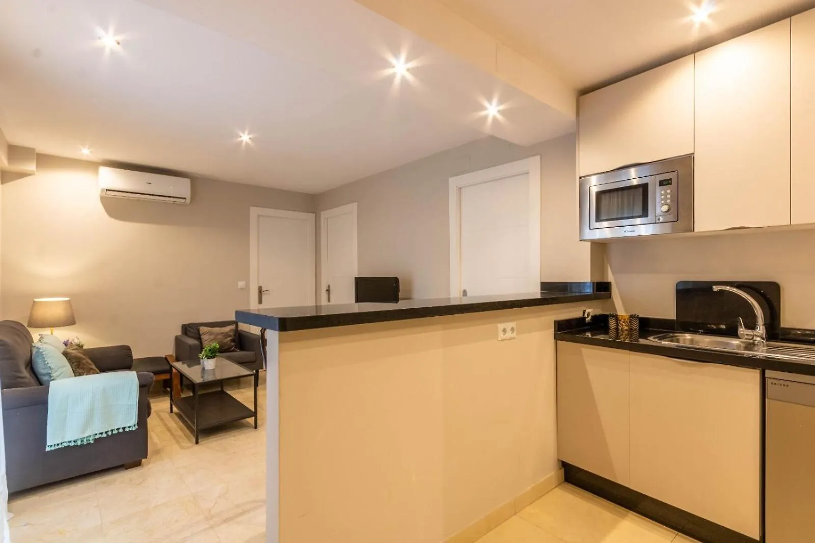 Apartment Unika Homes Castellar Seville Spain